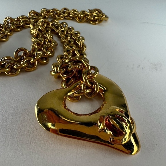 Vintage Super Rare Chanel Coco Mark Heart Necklace - Picture 4 of 10